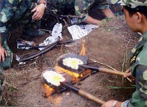 Fried eggs a la shovel